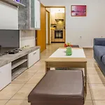 Lovely In With Wifi Apartment Pula