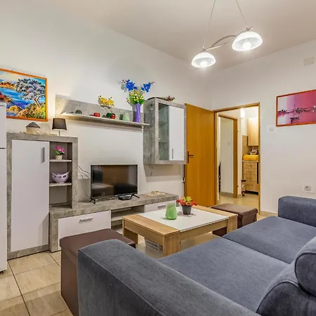 Lovely In With Wifi Pula