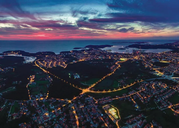 דירה Lovely In With Wifi פולה