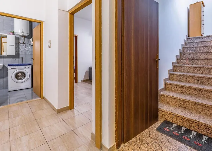 Lovely In With Wifi פולה